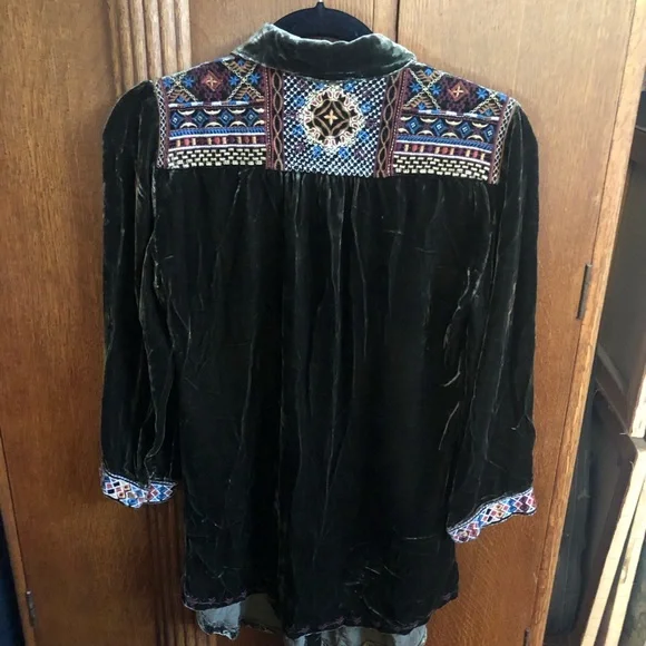 Embroidered Velvet Women's Top - Picture 3 of 7